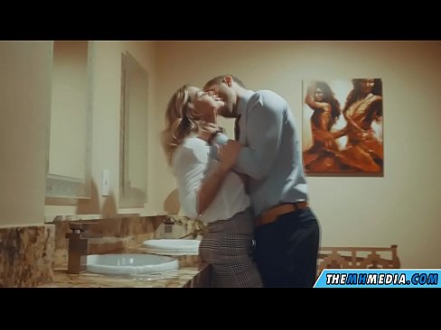 ❤️ Keď vás prsnatá blondínka zvádza na verejných toaletách Kvalitný sex na sk.cbddeluxe.top ☑